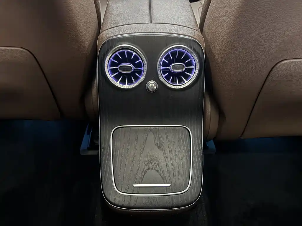 Mercedes-Benz E-Class 2023 — фото 20