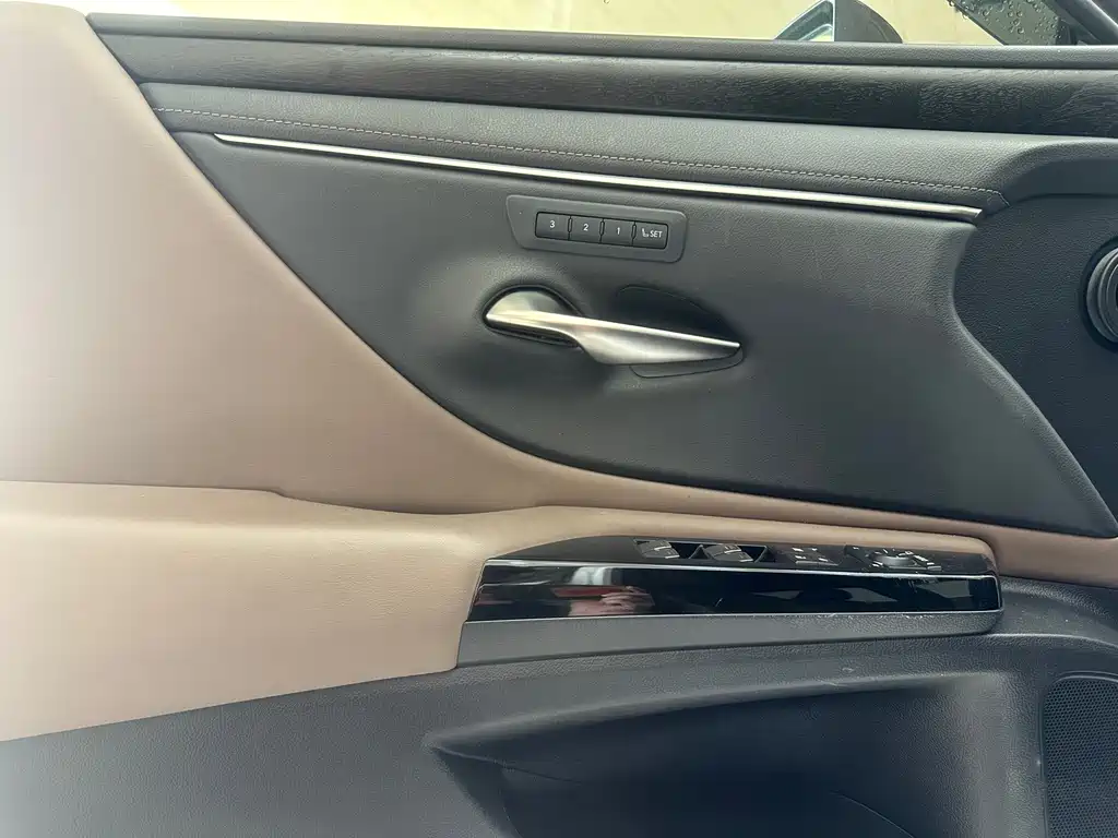 Lexus ES 2023 — фото 11