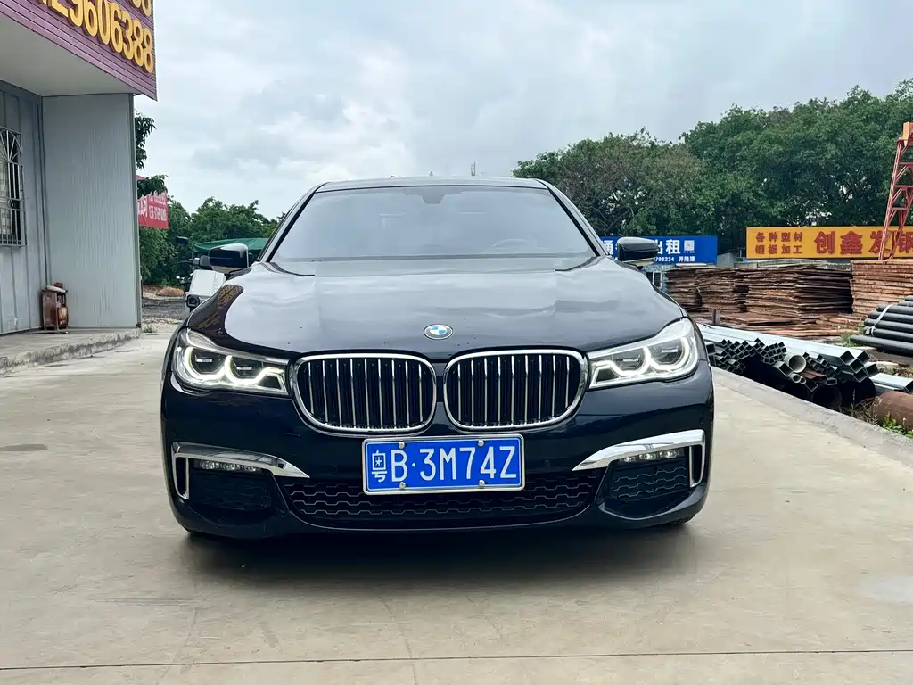 BMW 7 Series 2018 — фото 2