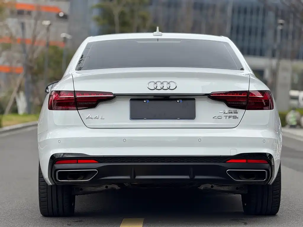 Audi A4L 2022 — фото 10