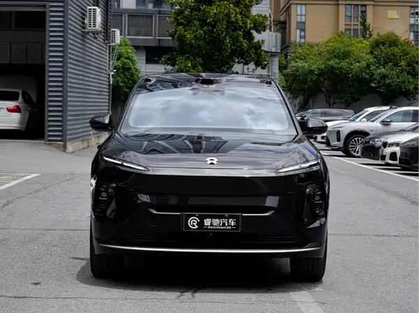 NIO ES8 2024