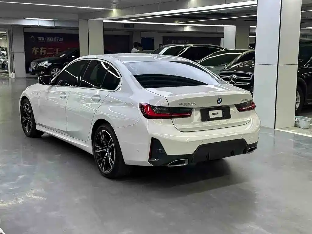 BMW 3 Series 2025 — фото 15