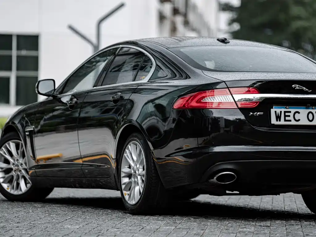 Jaguar XF 2011 — фото 4