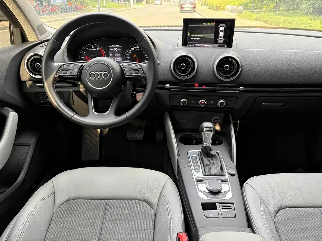 Audi A3 2018 — фото 12