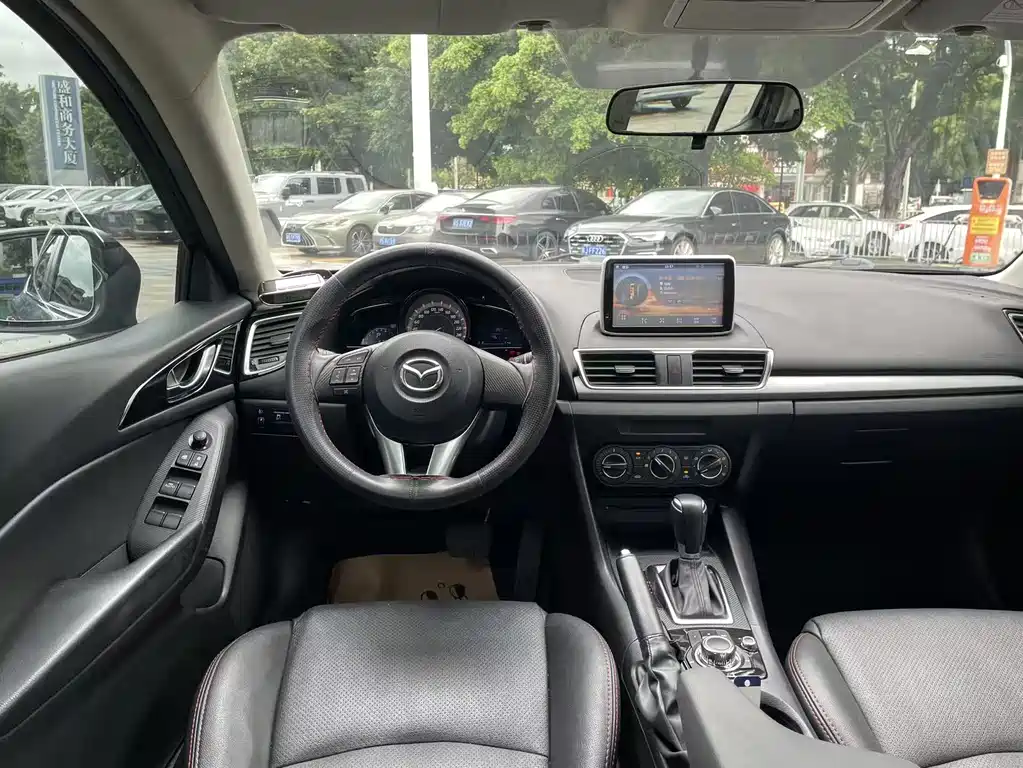 Mazda 3 Axela 2017 — фото 14