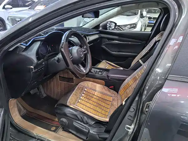 Mazda 3 Axela 2020