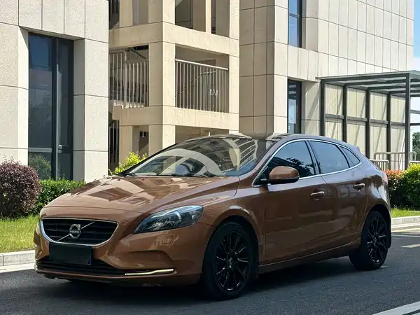 Volvo V40 2014