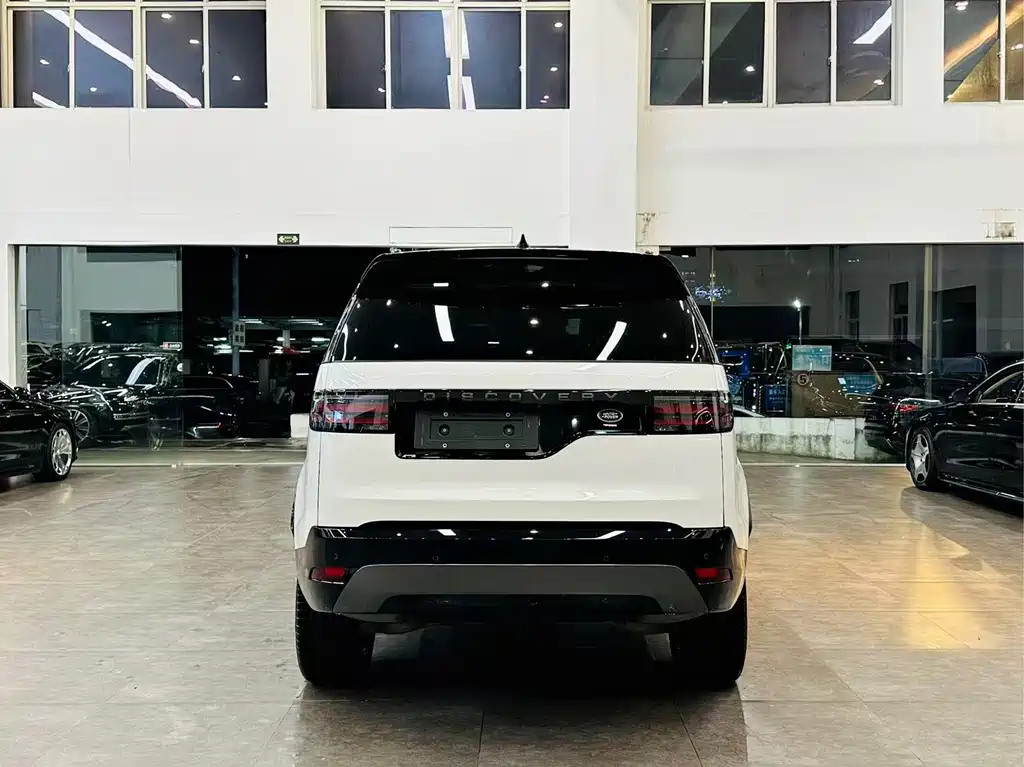 Land Rover Discovery 2023 — фото 5