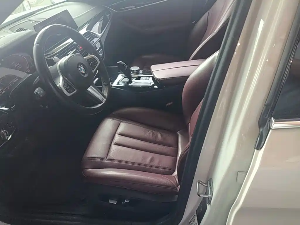 BMW 5 Series 2020 — фото 15