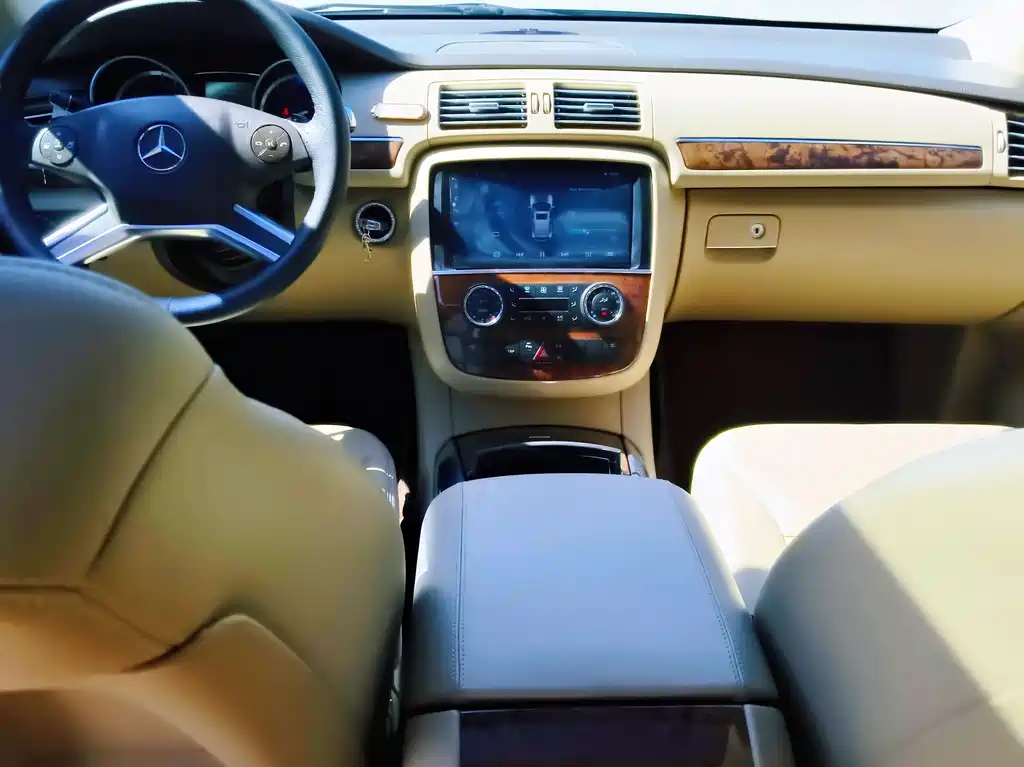 Mercedes-Benz R-Class 2011 — фото 15