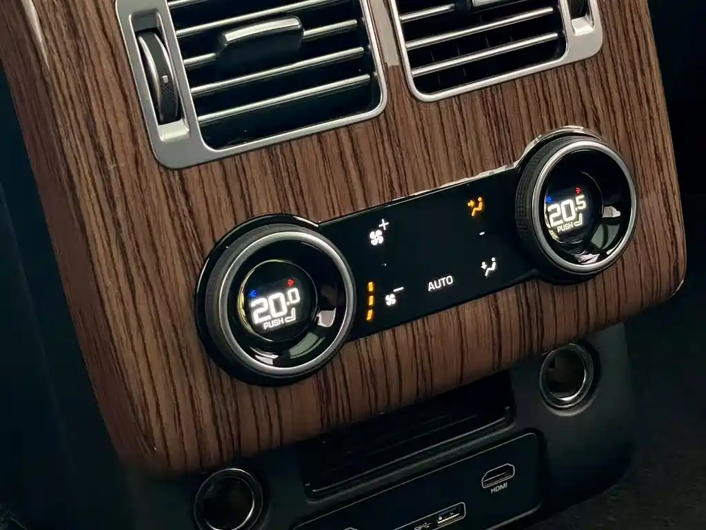 Land Rover Range Rover 2019 — фото 17