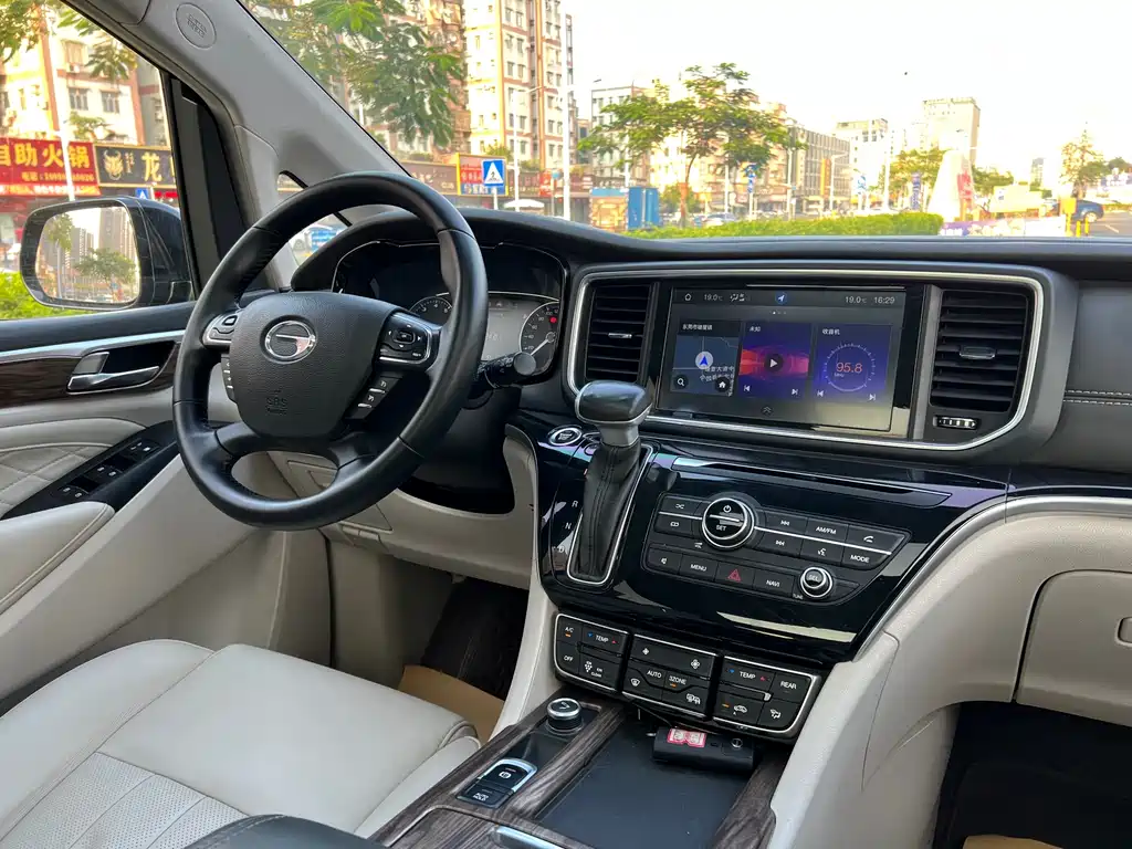 GAC Motor Trumpchi M8 2019 — фото 14