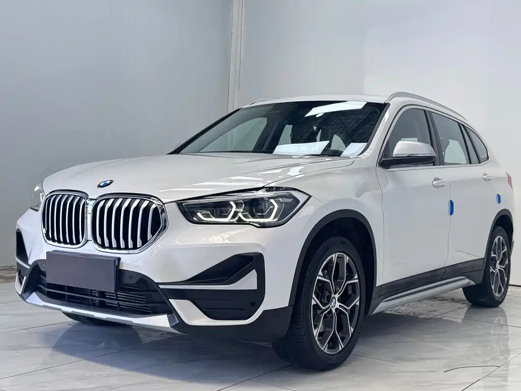 BMW X1 2022 — фото 1