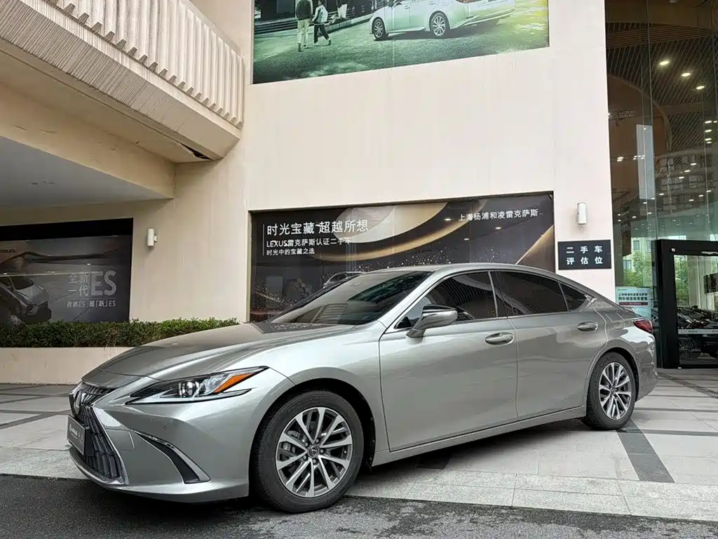 Lexus ES 2024 — фото 1