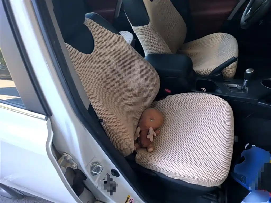 Toyota RAV4 2015 — фото 25