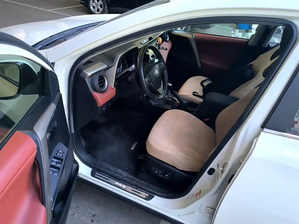 Toyota RAV4 2015 — фото 16