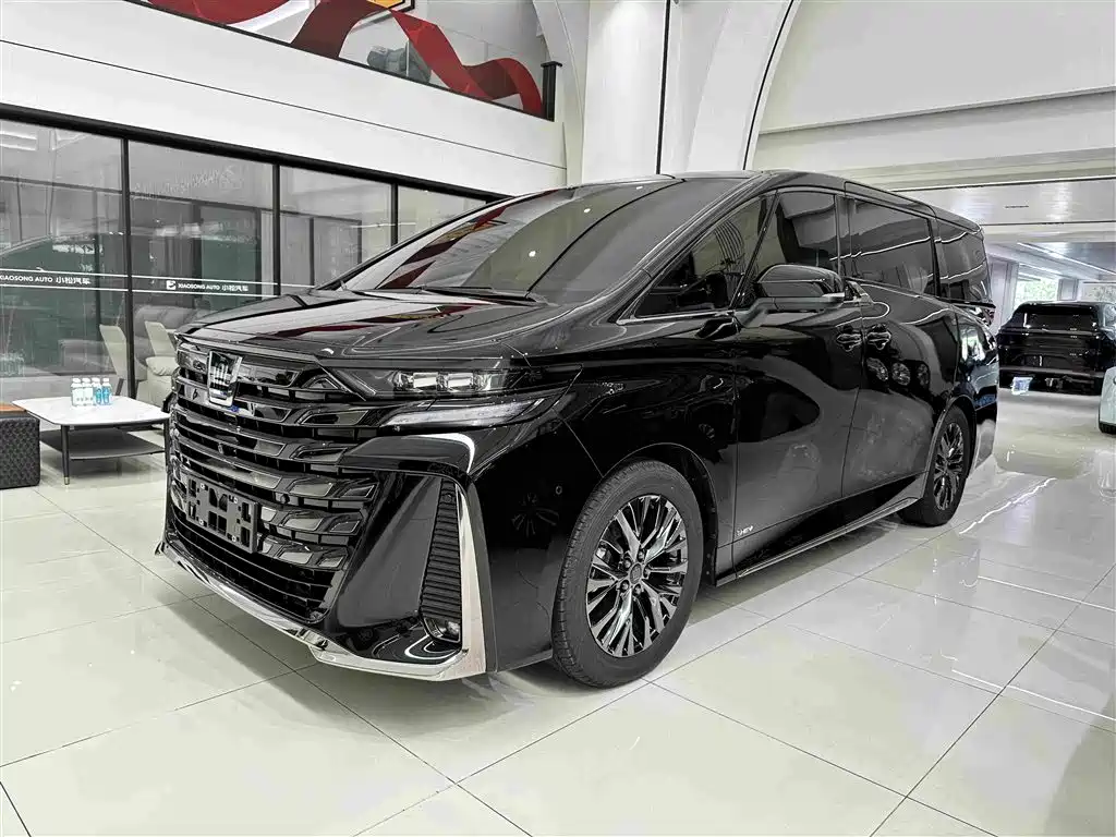 Toyota Vellfire 2026 — фото 1