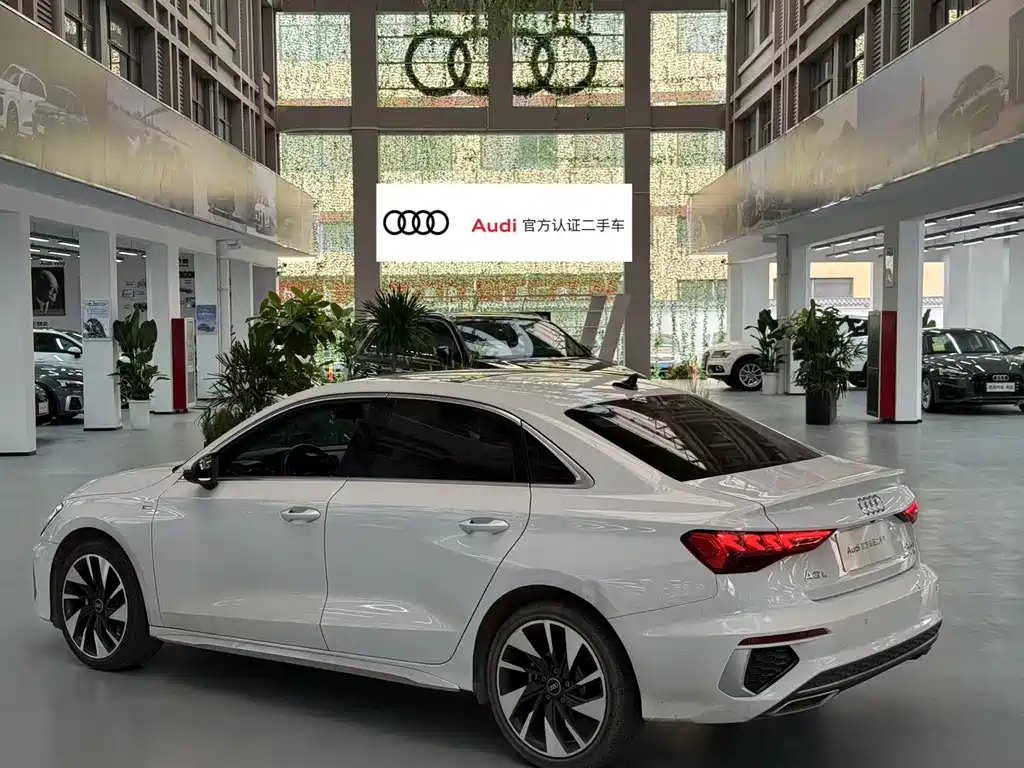 Audi A3 2023 — фото 4