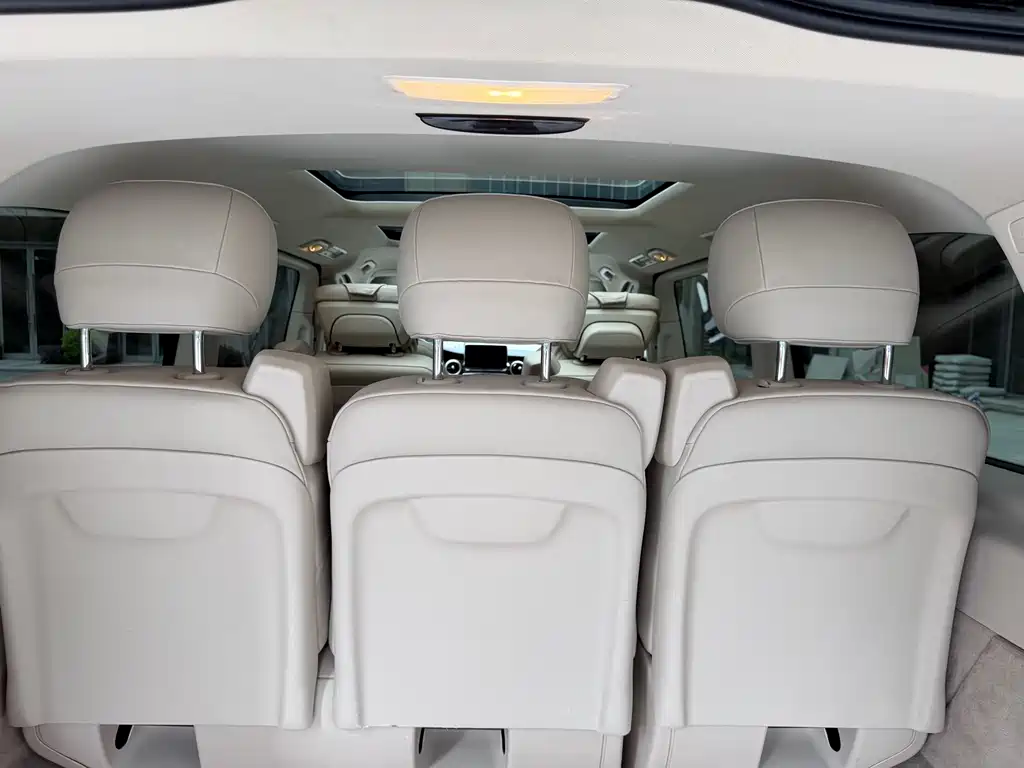 Mercedes-Benz V-Class 2020 — фото 18
