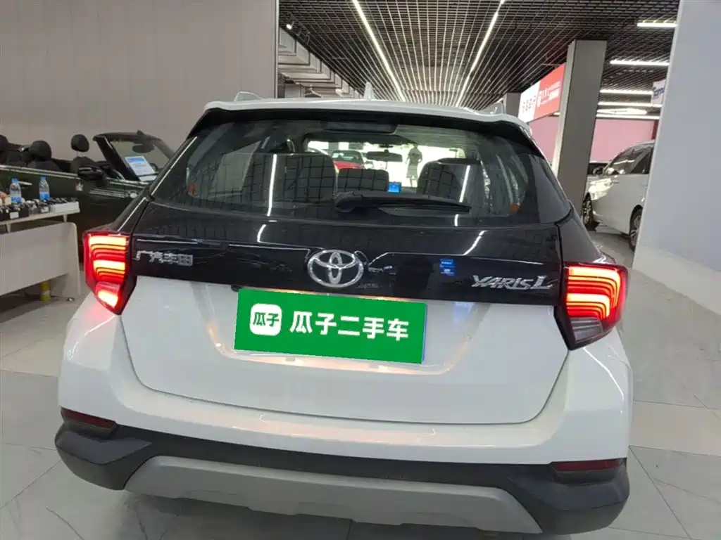Toyota Yaris L 2023 — фото 6