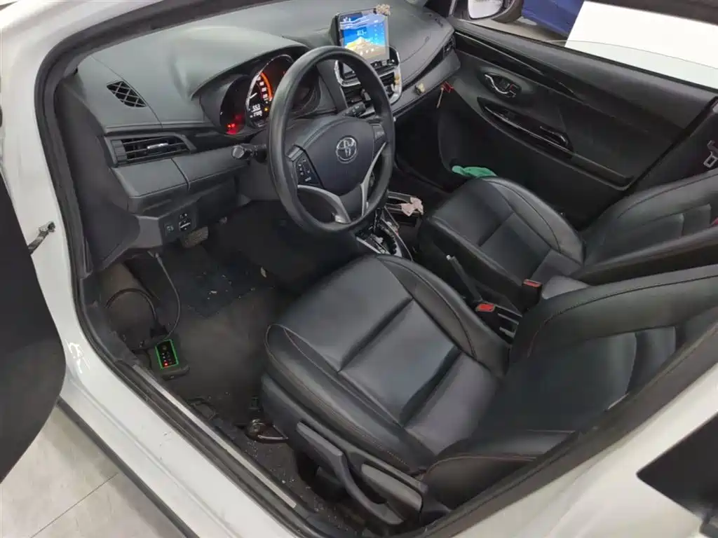 Toyota Yaris L 2023 — фото 15
