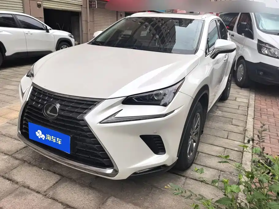 Lexus NX 2019