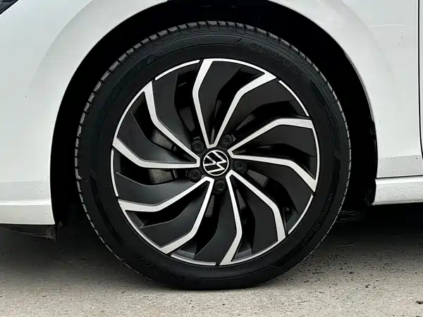 Volkswagen Golf 2021