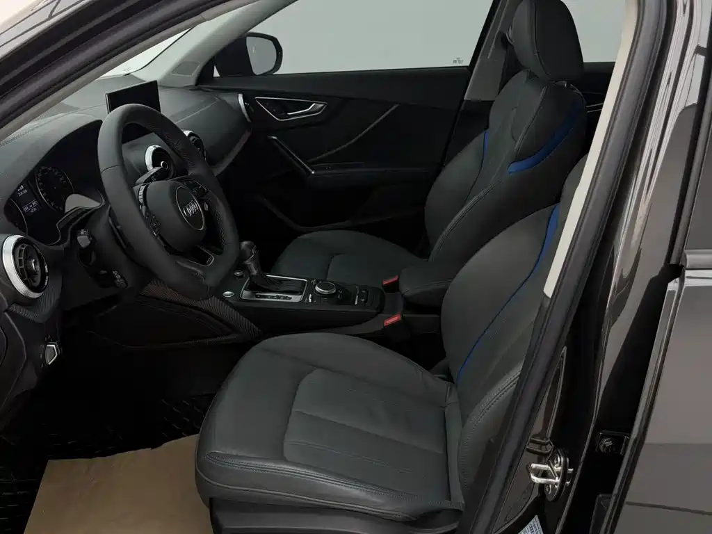 Audi Q2L 2022