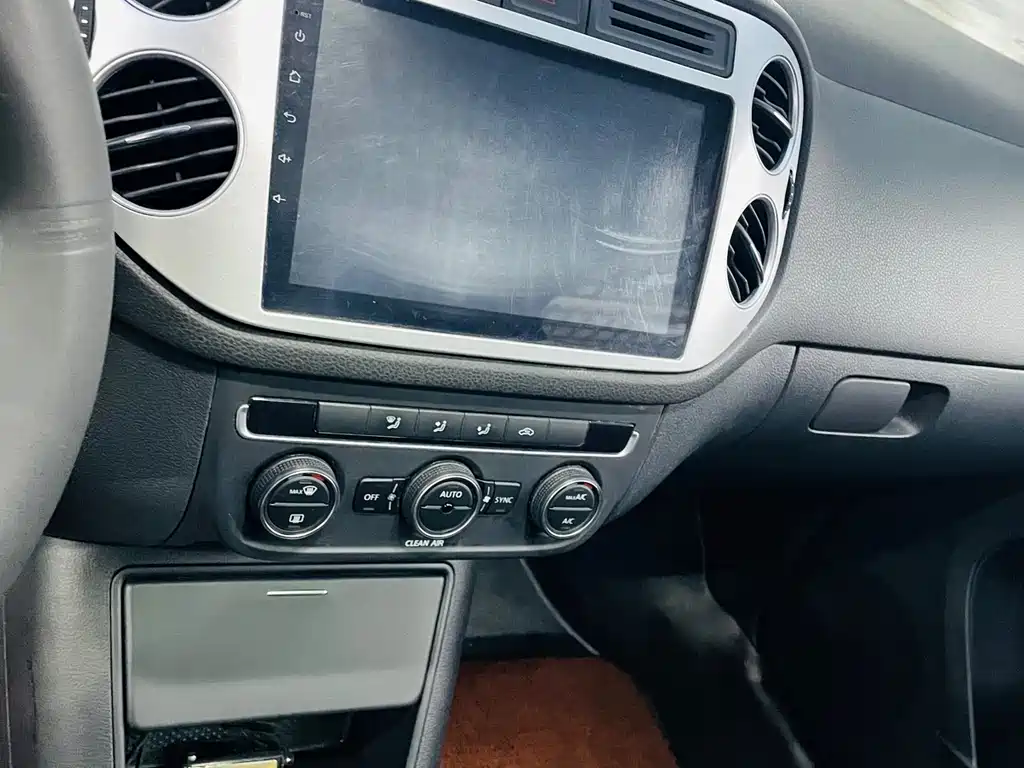 Volkswagen Tiguan 2017 — фото 14