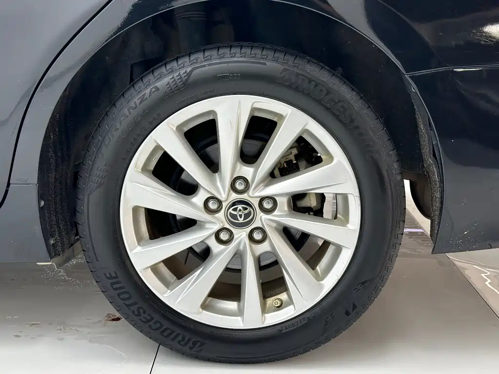 Toyota Camry 2021 — фото 17