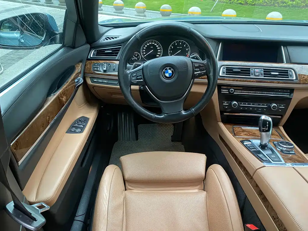 BMW 7 Series 2013 — фото 5
