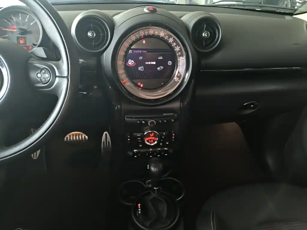 MINI Countryman 2015 — фото 13