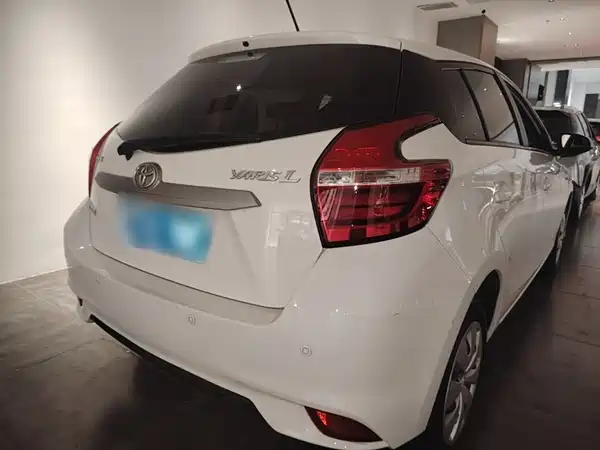 Toyota Yaris L 2023