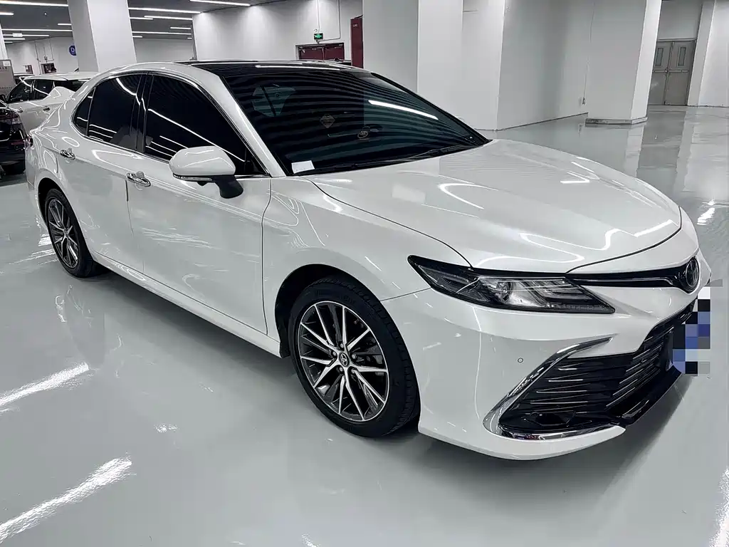 Toyota Camry 2020 — фото 3