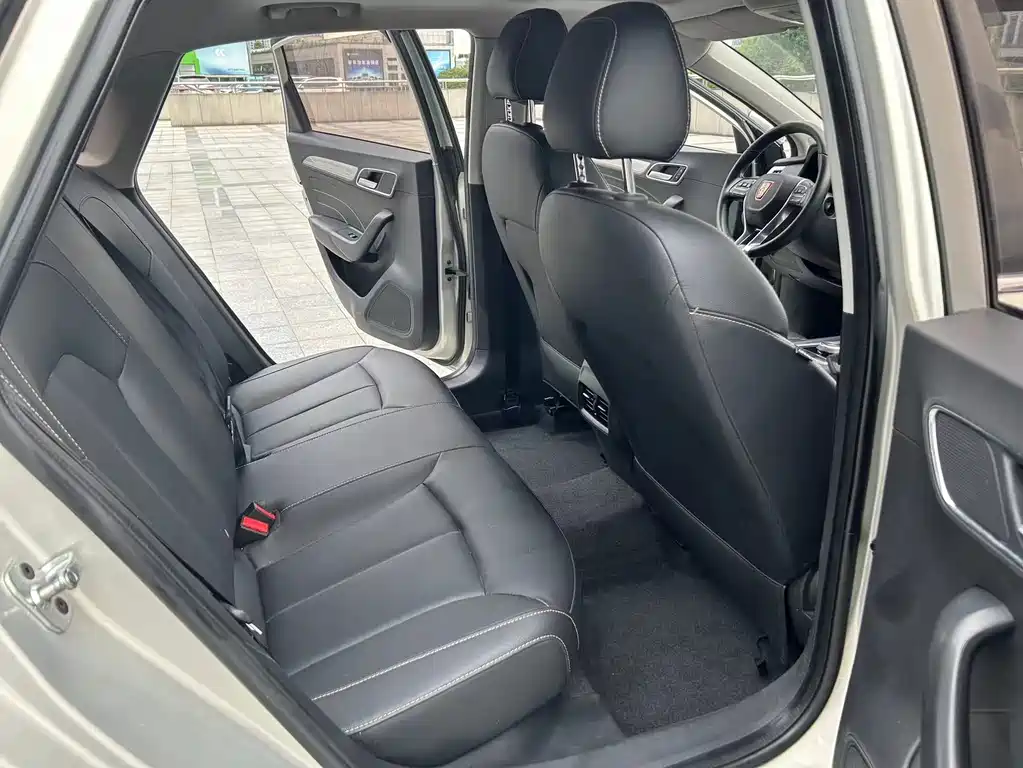 Roewe i6 New Energy 2018 — фото 10