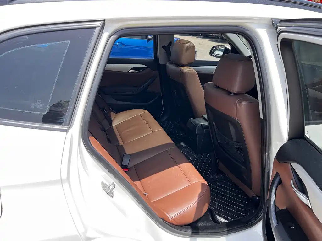 BMW X1 2015 — фото 19