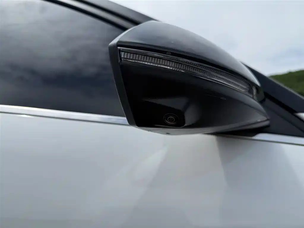 Hyundai Elantra 2022 — фото 12