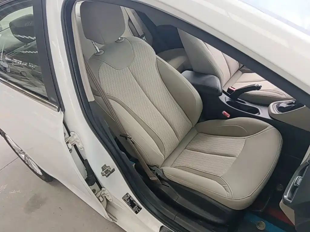 Buick Excelle GT 2015 — фото 25