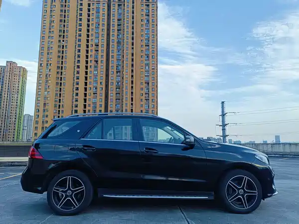 Mercedes-Benz GLE 2016