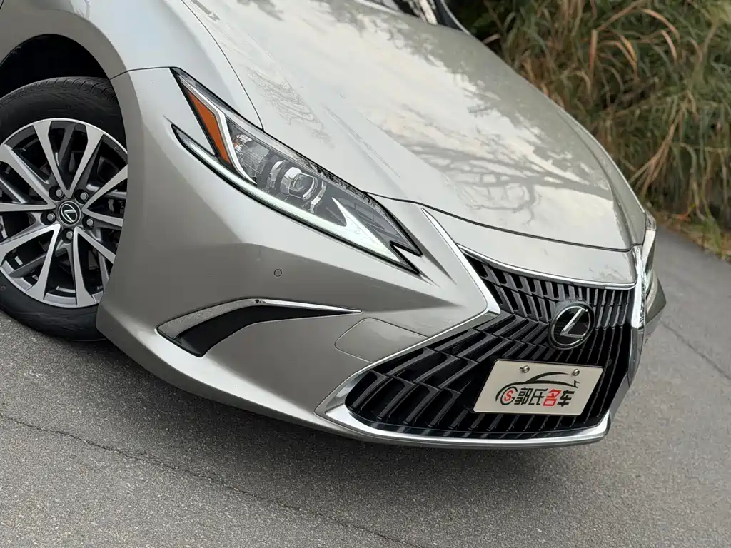 Lexus ES 2021 — фото 7