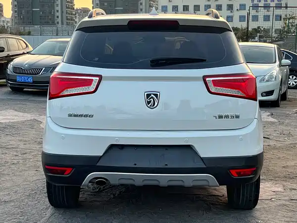 Baojun 560 2015