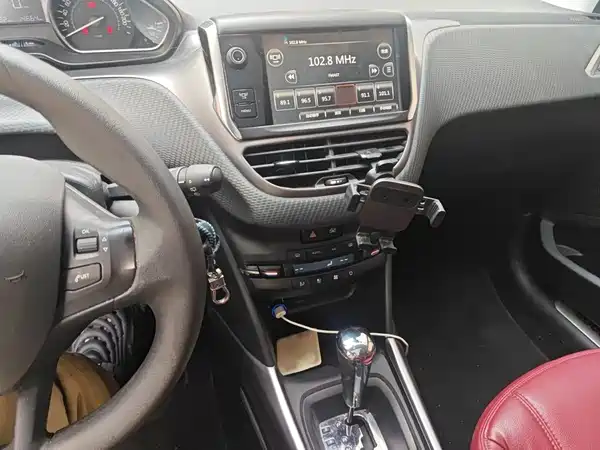 Peugeot 2008 2015