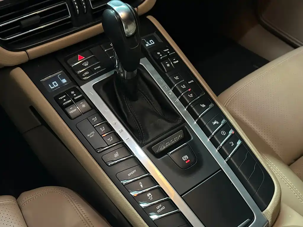 Porsche Macan 2020 — фото 14