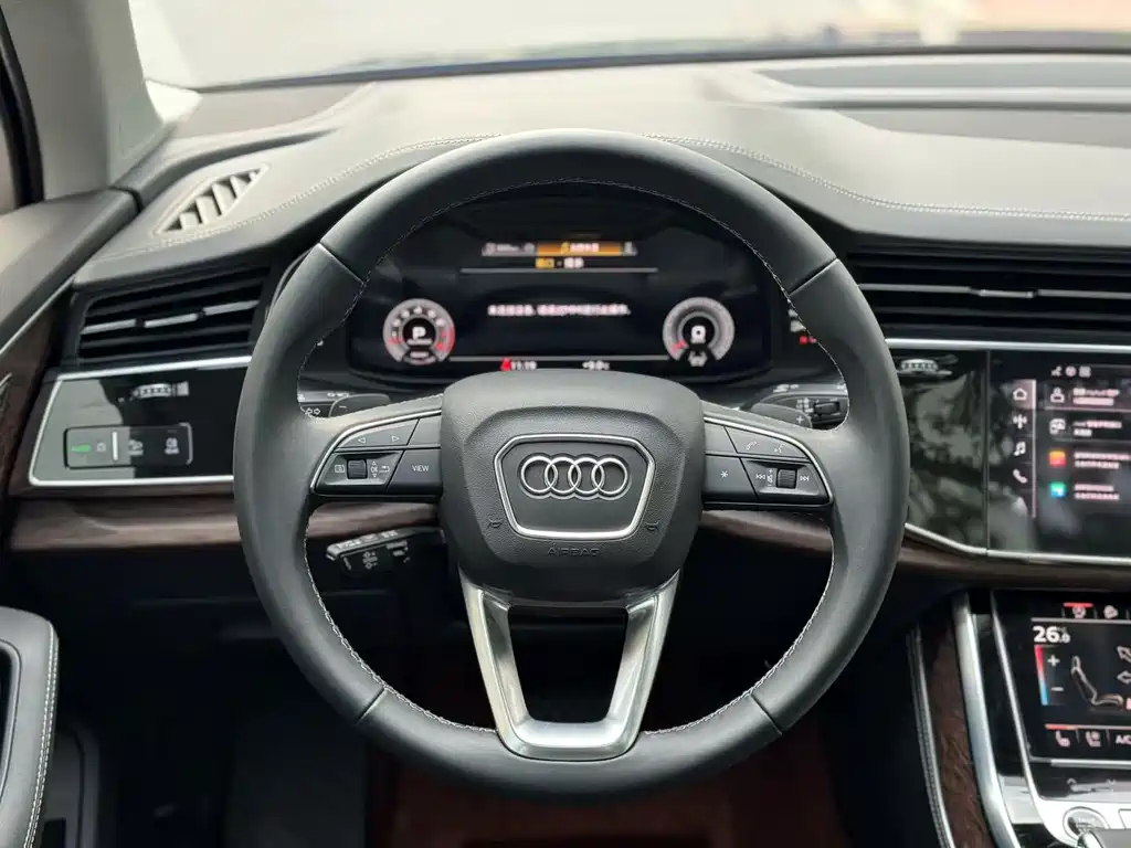 Audi Q7 2024 — фото 3