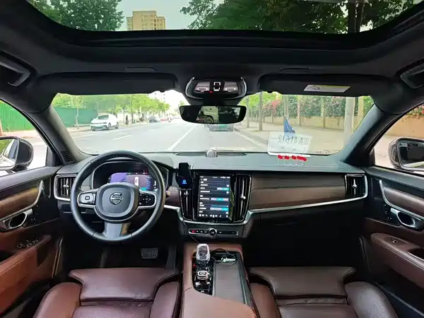 Volvo S90 2023