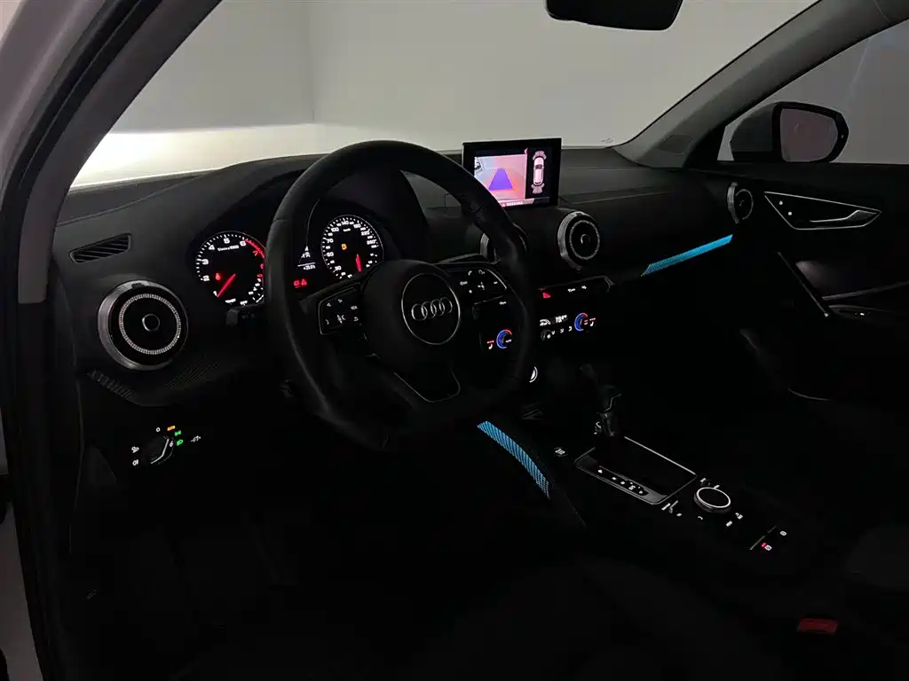Audi Q2L 2021 — фото 24