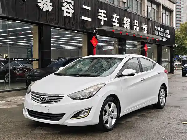 Hyundai Elantra Langdong 2012