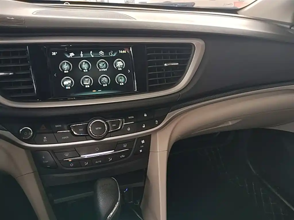 Buick Excelle 2019 — фото 10
