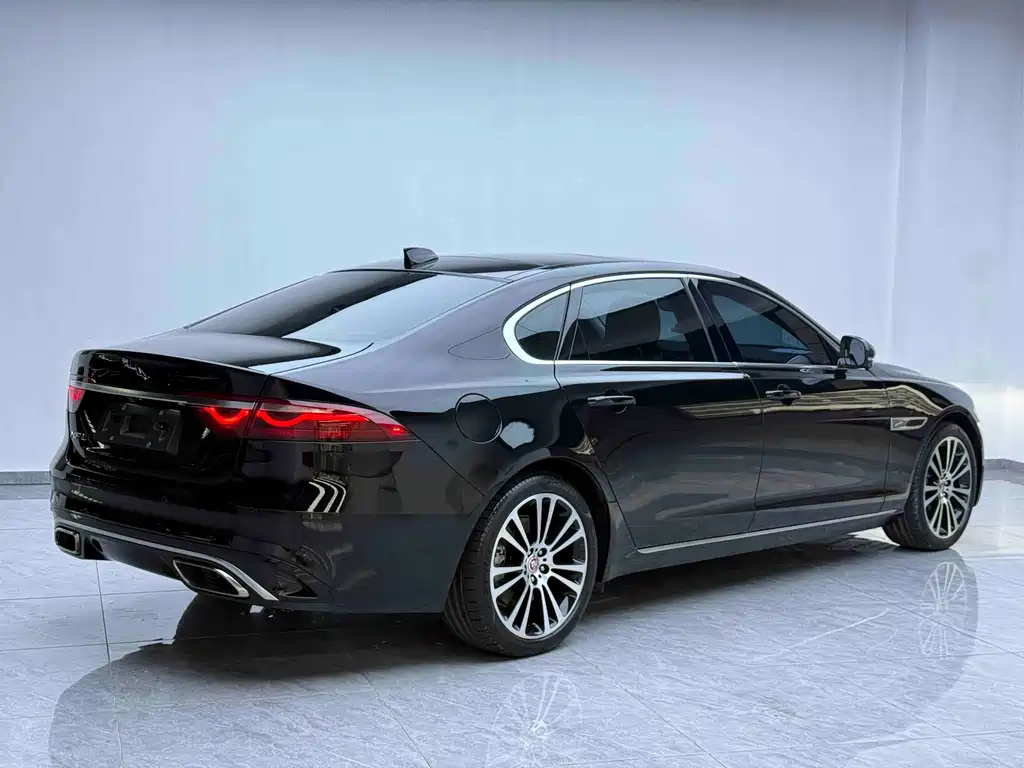 Jaguar XFL 2023 — фото 13