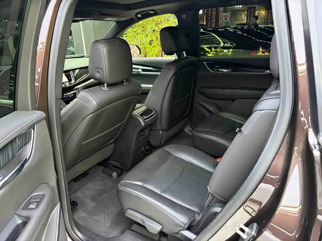 Cadillac XT6 2021 — фото 13